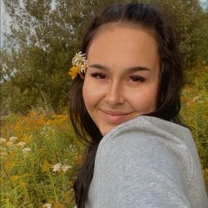 Meet your Posher, Celeste